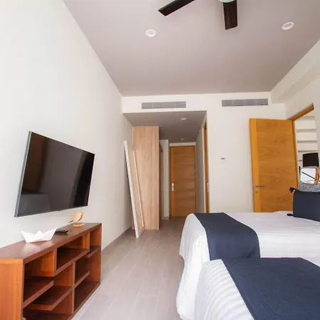 Private Room Top Location And Fridge 200M From Beach